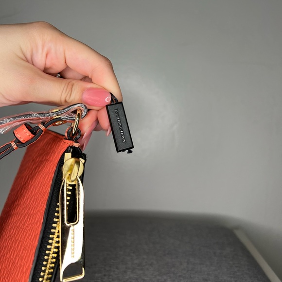 BURBERRY WRISTLET CORAL GRAINED LEATHER NWOT - Picture 7 of 7